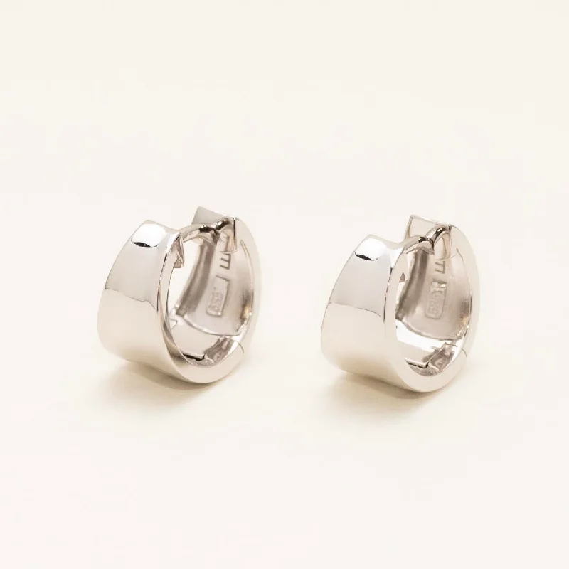 Tapered Hoop Earring in 14kt White Gold