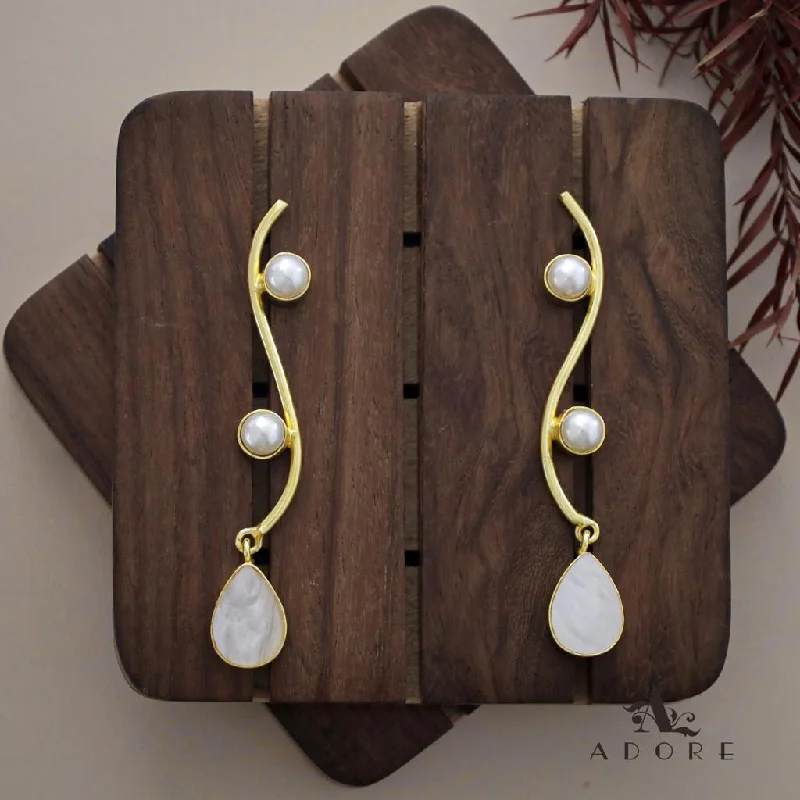 Curvy Dual Pearl Drop MOP Earring