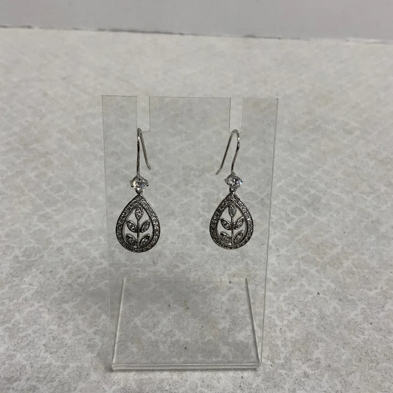 Earrings Dangle/drop By Cmc